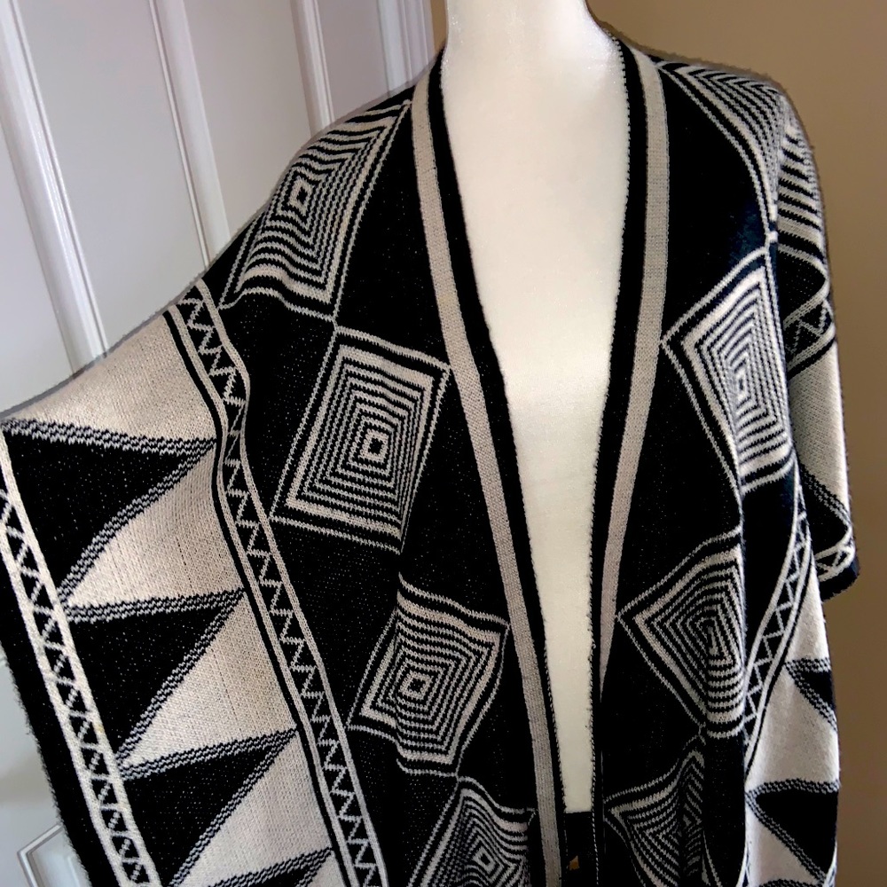 Shawl - Picture 2 of 3
